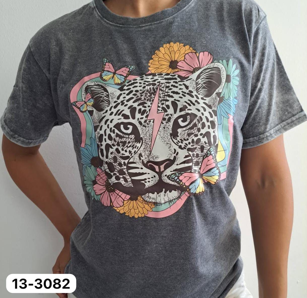 Camiseta Estampado Leopardo y Flores 13-3082